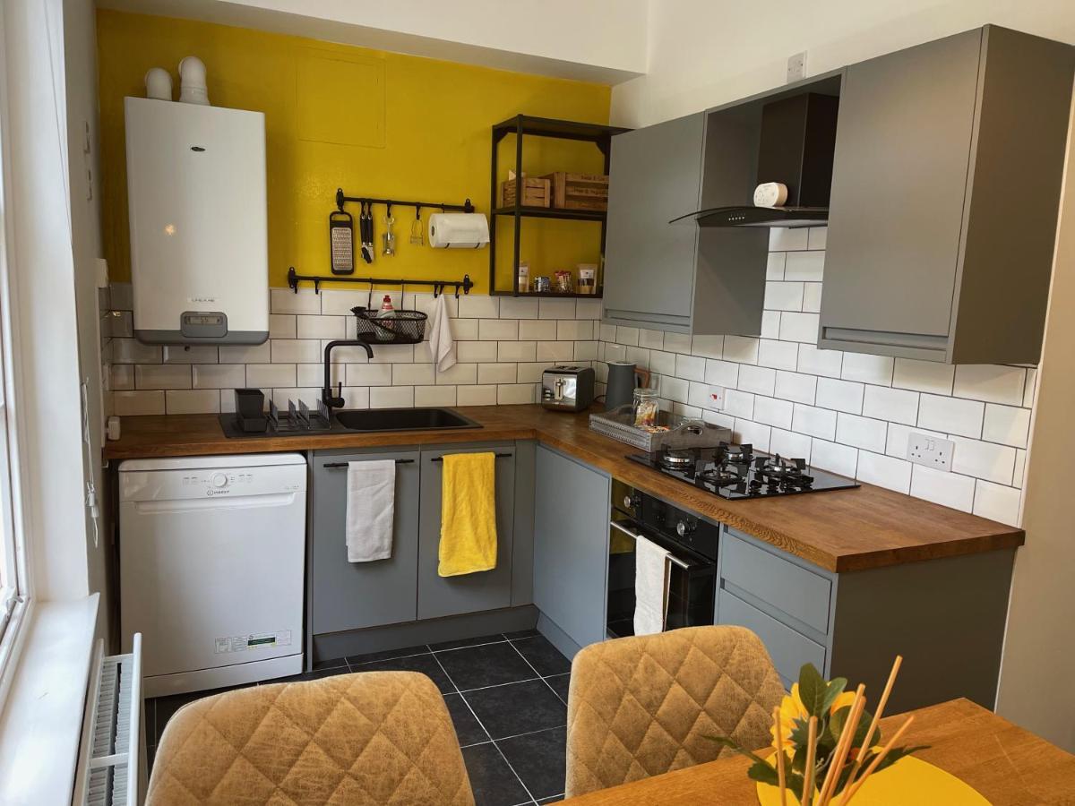 Beautiful Georgian Duplex Apartment กลอสเตอร์ ภายนอก รูปภาพ