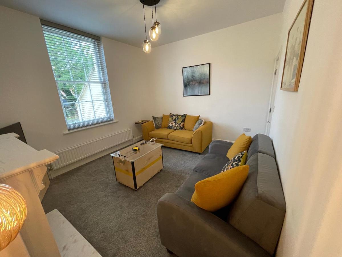Beautiful Georgian Duplex Apartment กลอสเตอร์ ภายนอก รูปภาพ