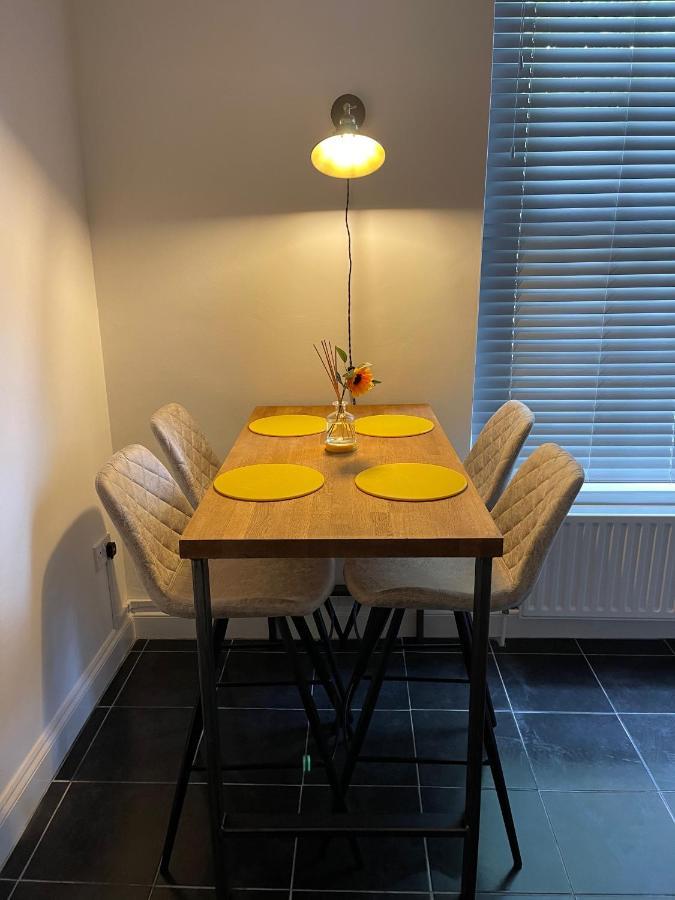 Beautiful Georgian Duplex Apartment กลอสเตอร์ ภายนอก รูปภาพ